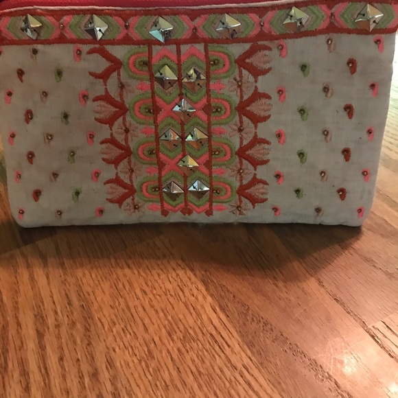 NWT Peach & Cream Quilted & Studded Cosmetic Bag - Picture 12 of 16